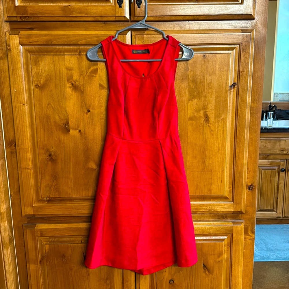Beautiful red dress - perfect for a fun date night, wedding, girls night out etc
